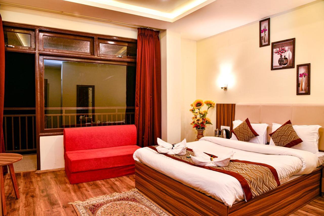 Rufina Palm Bliss Hotel Pelling Bagian luar foto