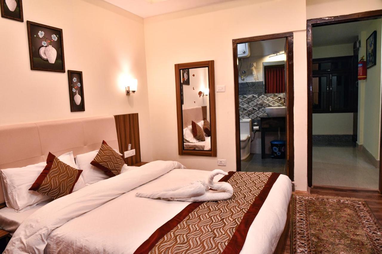 Rufina Palm Bliss Hotel Pelling Bagian luar foto
