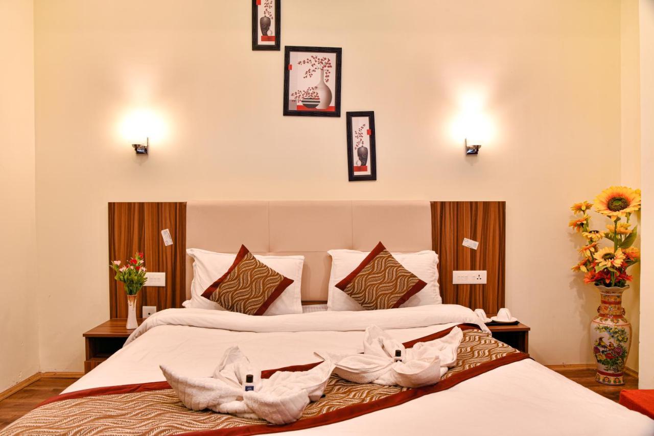 Rufina Palm Bliss Hotel Pelling Bagian luar foto